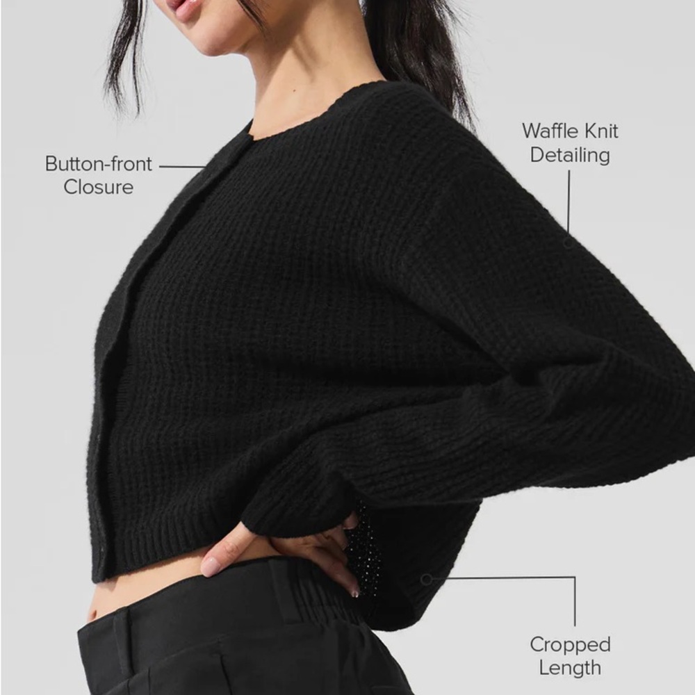 ALO Yoga cashmere cardigan 

Color black 

Size large